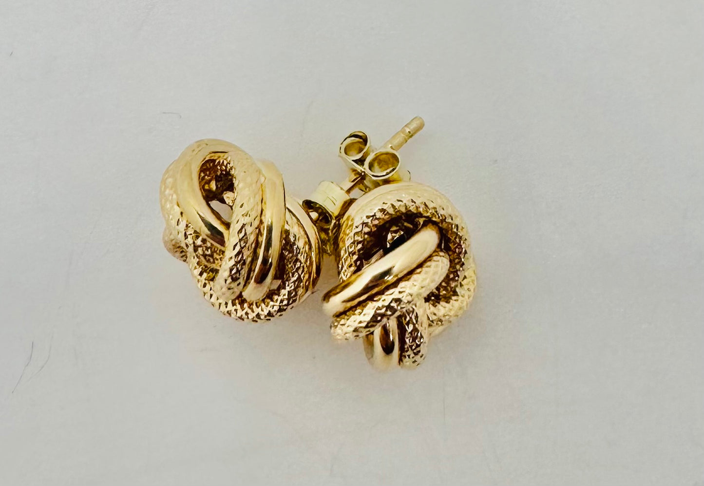 Arete nudo 10 k médium